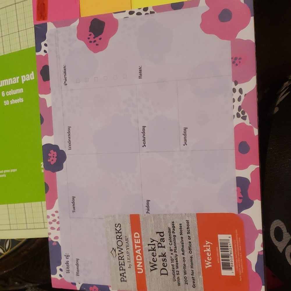 Message Board With Letters, Bonus Weekly Desk Pad & Post Its - Picture 6 of 12